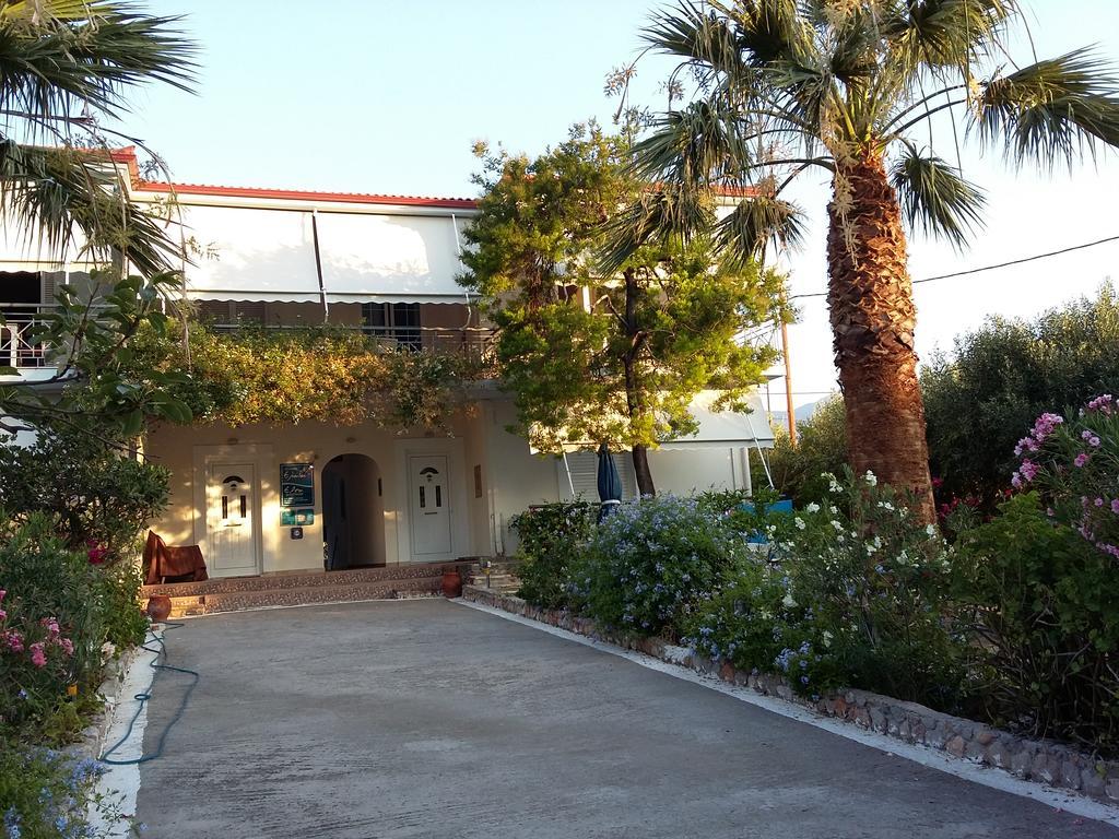 Elea Guesthouse Galaxídhion Exterior foto